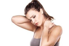 Πόνος στον αυχένα και τους ώμους - τα πρώτα σημάδια της αυχενικής οστεοχόνδρωσης